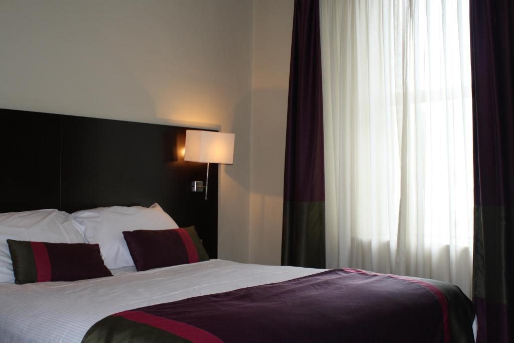 Hearns Hotel Clonmel Room photo